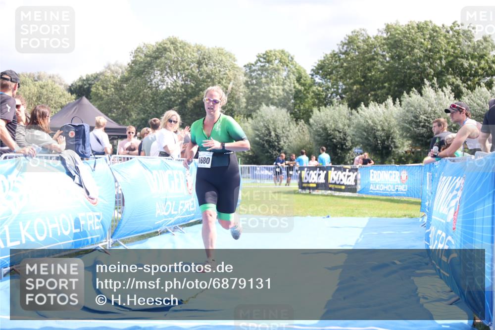 25.08.2024 - Elbe Triathlon Hamburg H.Heesch http://msf.ph/oto/6879131 25.08.2024 12:13:58 Ziel 1680 meine-sportfotos.de