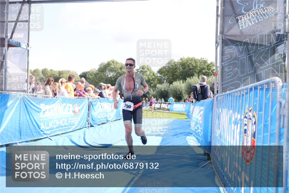 25.08.2024 - Elbe Triathlon Hamburg H.Heesch http://msf.ph/oto/6879132 25.08.2024 11:50:41 Ziel 790, 1502 meine-sportfotos.de