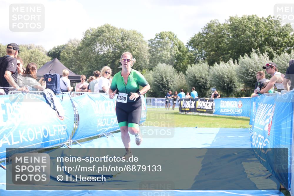 25.08.2024 - Elbe Triathlon Hamburg H.Heesch http://msf.ph/oto/6879133 25.08.2024 12:13:58 Ziel 1680 meine-sportfotos.de