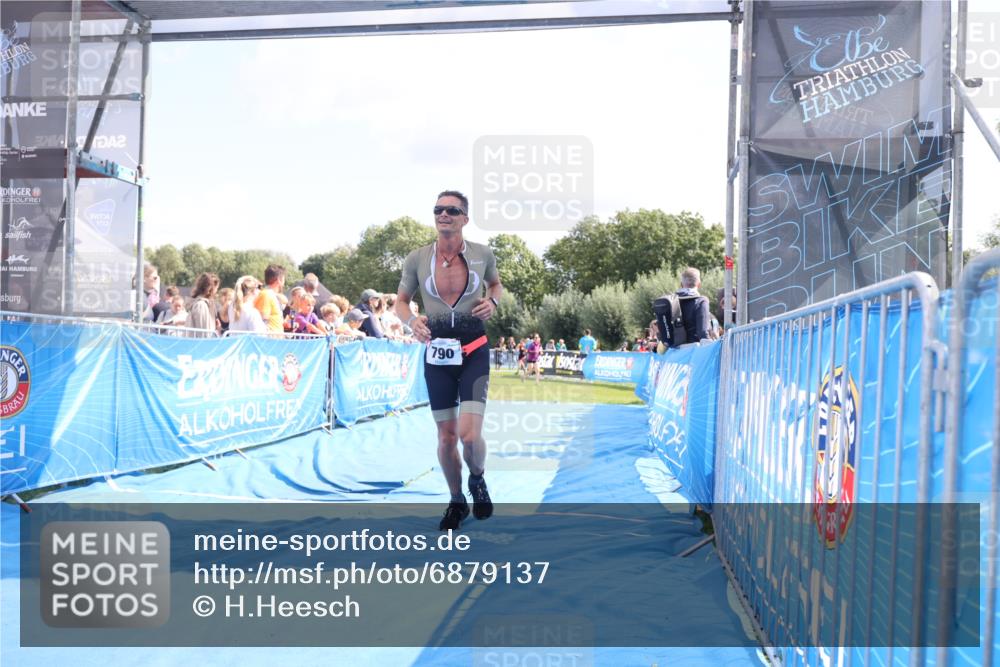 25.08.2024 - Elbe Triathlon Hamburg H.Heesch http://msf.ph/oto/6879137 25.08.2024 11:50:41 Ziel 790, 1502 meine-sportfotos.de