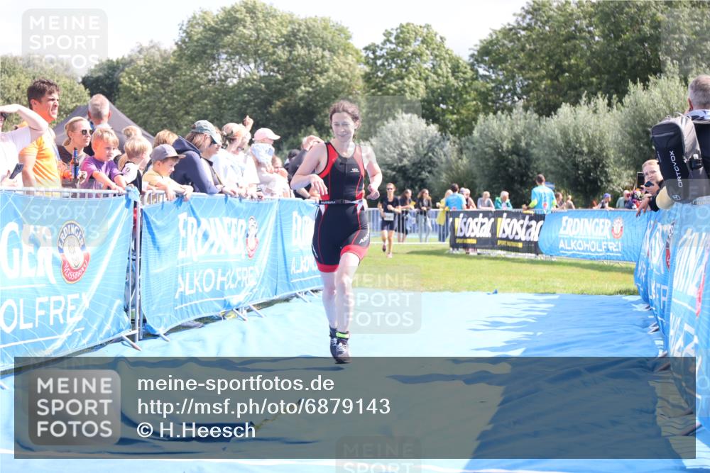 25.08.2024 - Elbe Triathlon Hamburg H.Heesch http://msf.ph/oto/6879143 25.08.2024 11:50:48 Ziel 790, 1502, 1587 meine-sportfotos.de