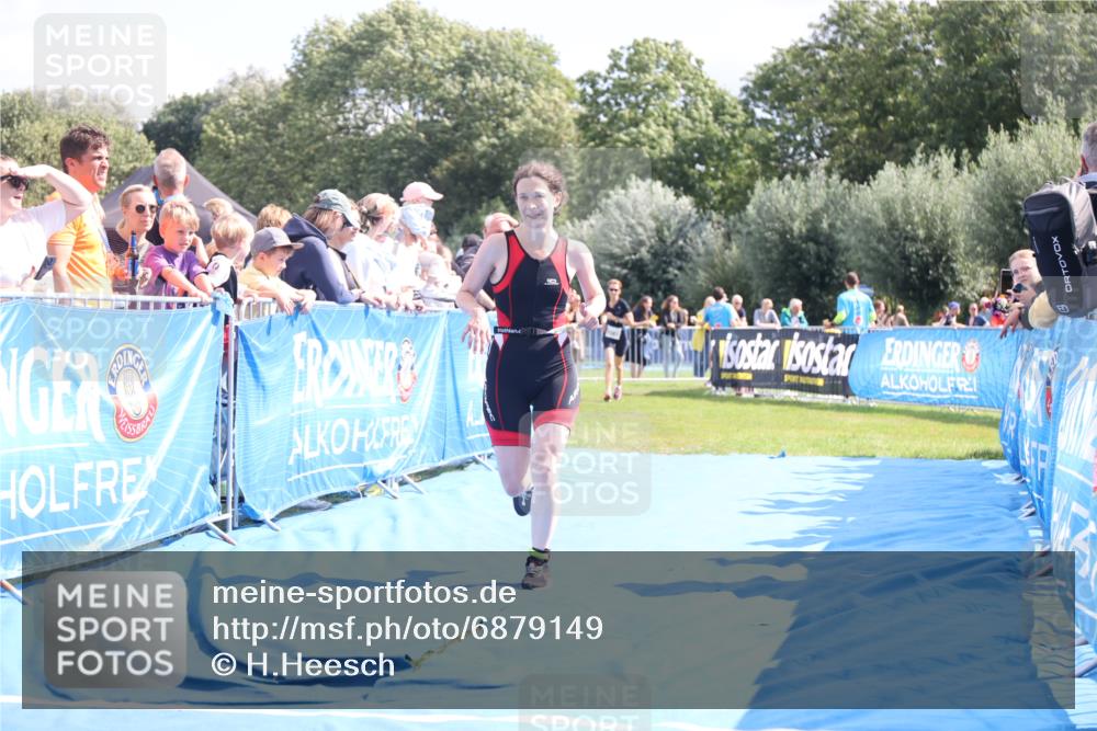 25.08.2024 - Elbe Triathlon Hamburg H.Heesch http://msf.ph/oto/6879149 25.08.2024 11:50:49 Ziel 1502, 1587 meine-sportfotos.de