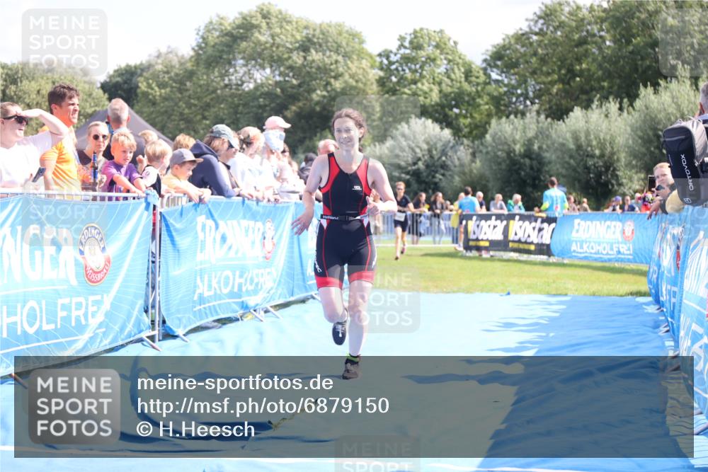 25.08.2024 - Elbe Triathlon Hamburg H.Heesch http://msf.ph/oto/6879150 25.08.2024 11:50:49 Ziel 1502, 1587 meine-sportfotos.de