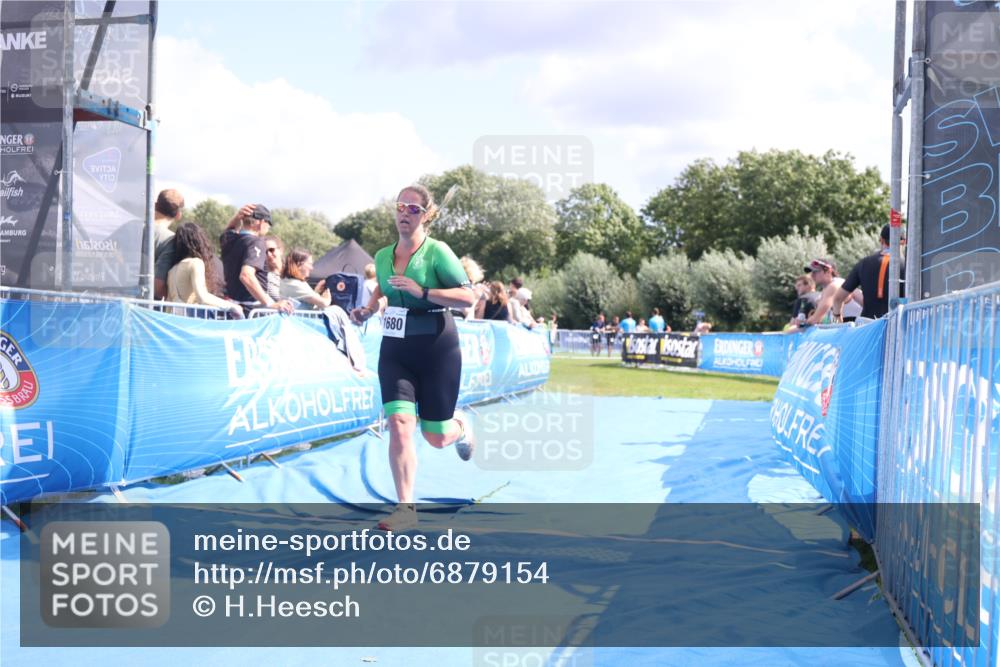 25.08.2024 - Elbe Triathlon Hamburg H.Heesch http://msf.ph/oto/6879154 25.08.2024 12:13:59 Ziel 1680 meine-sportfotos.de
