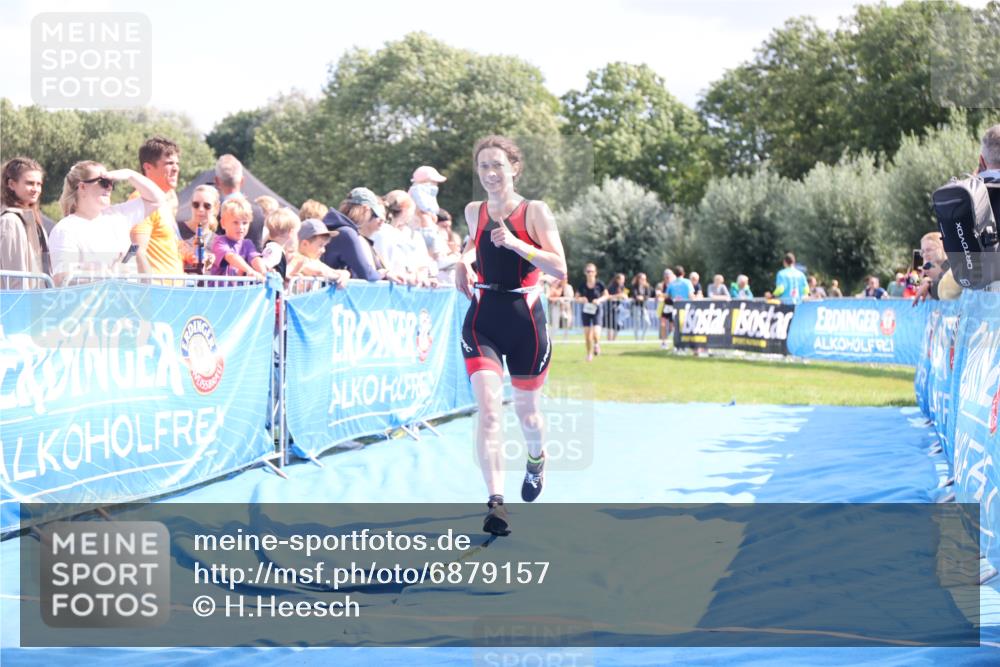 25.08.2024 - Elbe Triathlon Hamburg H.Heesch http://msf.ph/oto/6879157 25.08.2024 11:50:49 Ziel 1502, 1587 meine-sportfotos.de