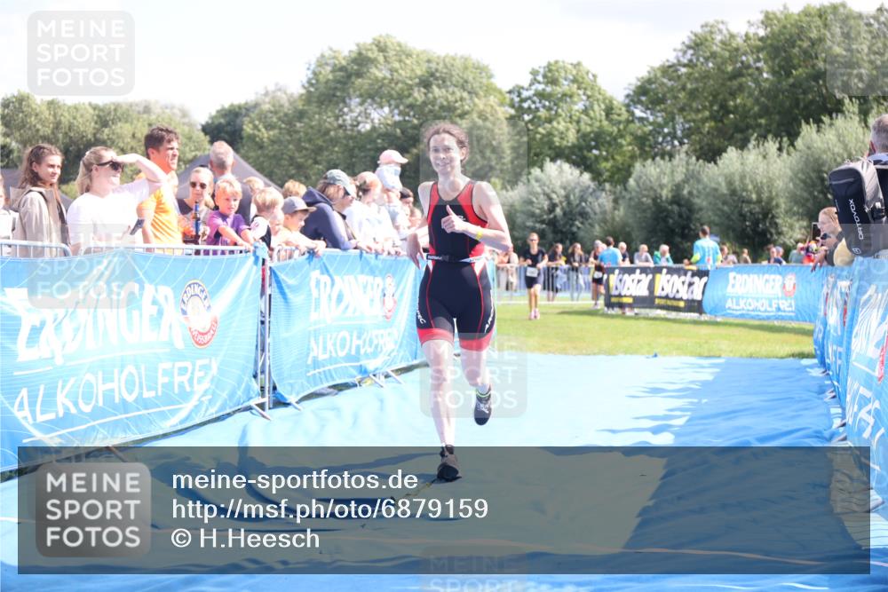 25.08.2024 - Elbe Triathlon Hamburg H.Heesch http://msf.ph/oto/6879159 25.08.2024 11:50:49 Ziel 1502, 1587 meine-sportfotos.de