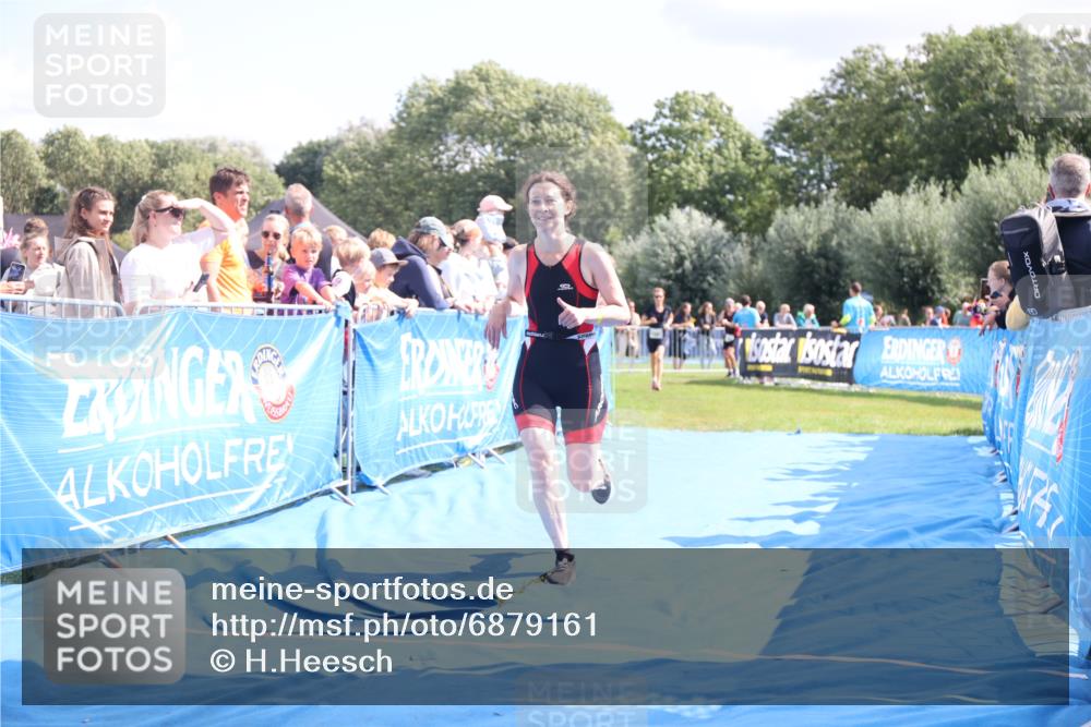 25.08.2024 - Elbe Triathlon Hamburg H.Heesch http://msf.ph/oto/6879161 25.08.2024 11:50:49 Ziel 1502, 1587 meine-sportfotos.de