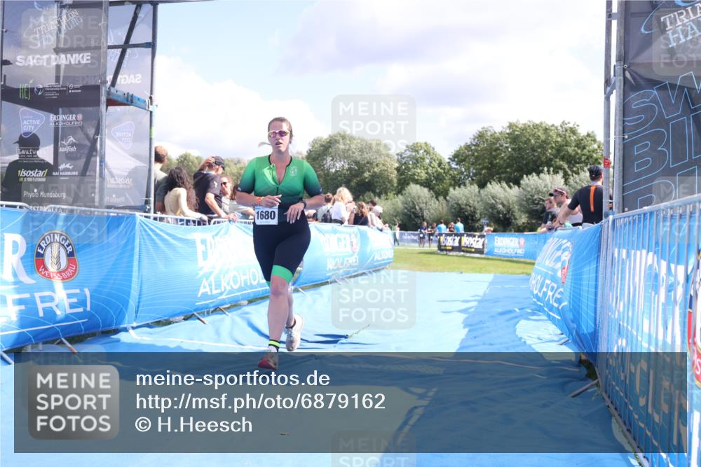 25.08.2024 - Elbe Triathlon Hamburg H.Heesch http://msf.ph/oto/6879162 25.08.2024 12:13:59 Ziel 1680 meine-sportfotos.de