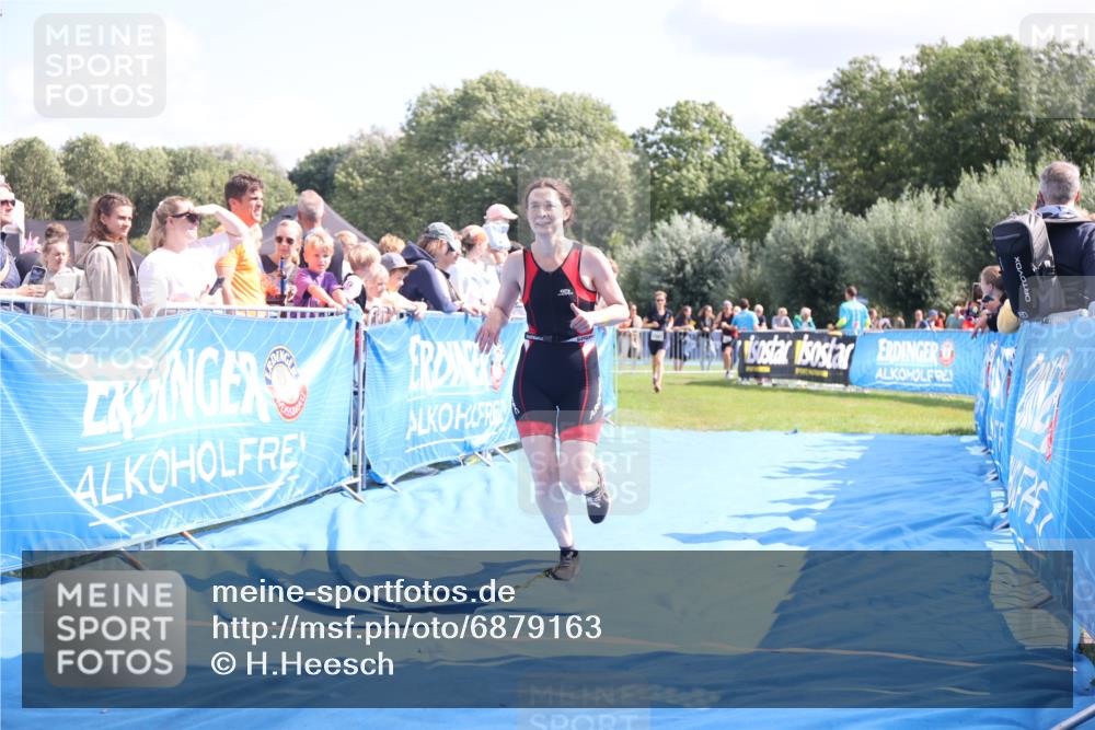 25.08.2024 - Elbe Triathlon Hamburg H.Heesch http://msf.ph/oto/6879163 25.08.2024 11:50:49 Ziel 1502, 1587 meine-sportfotos.de