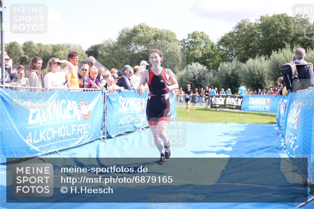 25.08.2024 - Elbe Triathlon Hamburg H.Heesch http://msf.ph/oto/6879165 25.08.2024 11:50:49 Ziel 1502, 1587 meine-sportfotos.de