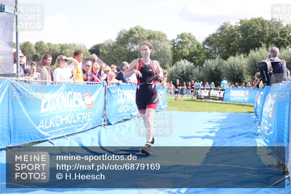 25.08.2024 - Elbe Triathlon Hamburg H.Heesch http://msf.ph/oto/6879169 25.08.2024 11:50:49 Ziel 1502, 1587 meine-sportfotos.de
