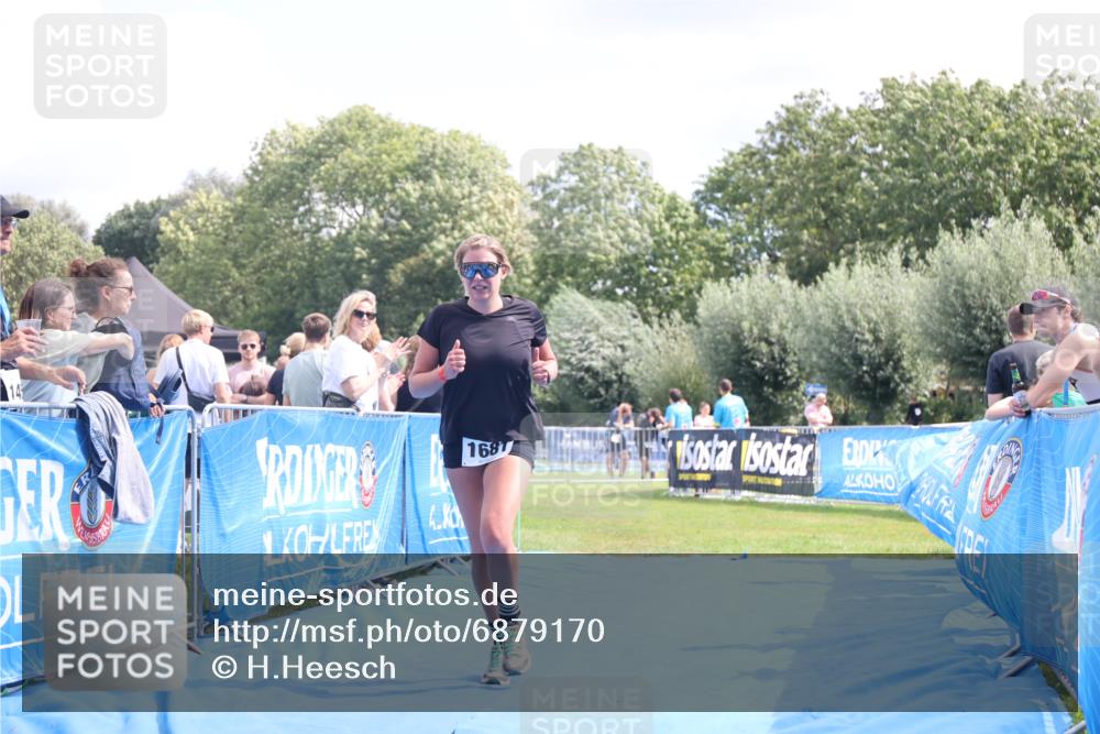 25.08.2024 - Elbe Triathlon Hamburg H.Heesch http://msf.ph/oto/6879170 25.08.2024 12:14:08 Ziel 1681 meine-sportfotos.de