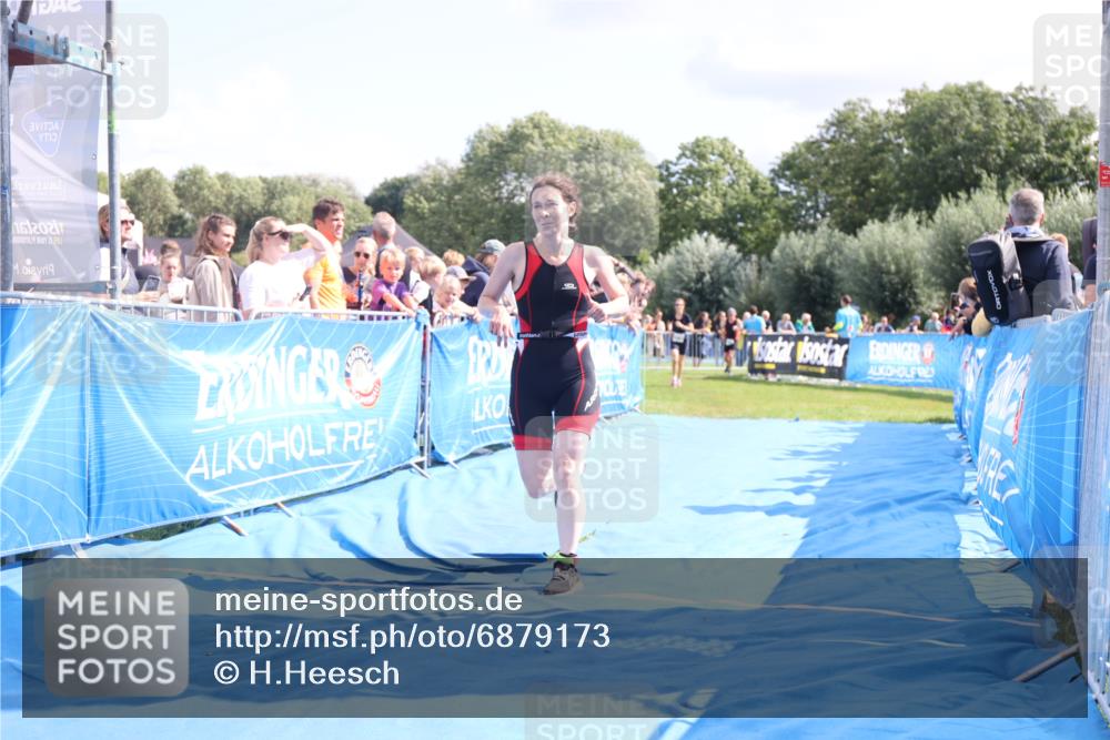 25.08.2024 - Elbe Triathlon Hamburg H.Heesch http://msf.ph/oto/6879173 25.08.2024 11:50:49 Ziel 1502, 1587 meine-sportfotos.de