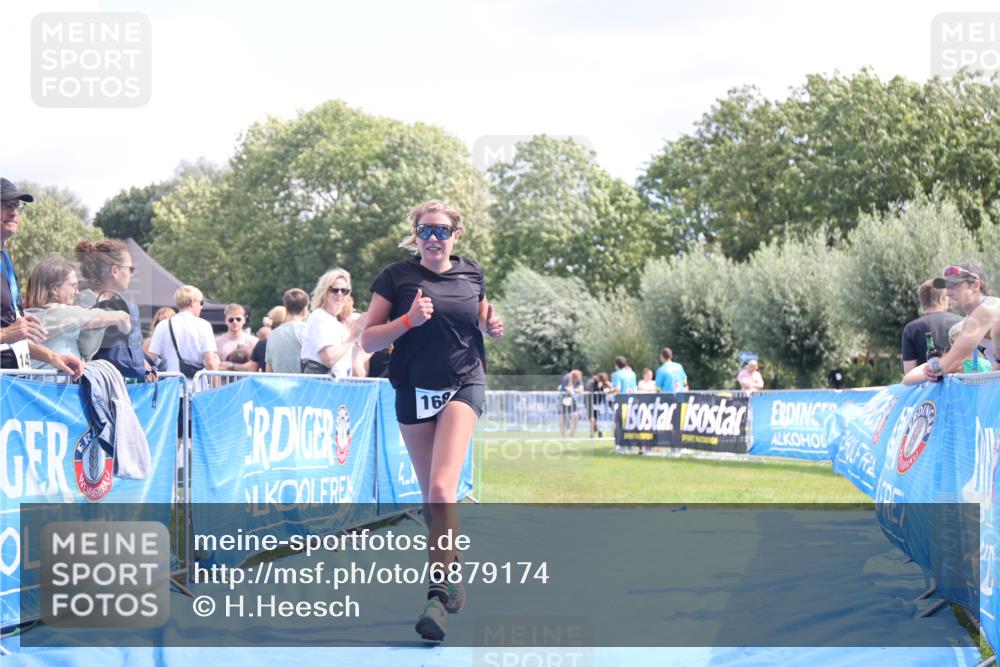 25.08.2024 - Elbe Triathlon Hamburg H.Heesch http://msf.ph/oto/6879174 25.08.2024 12:14:08 Ziel 1681 meine-sportfotos.de