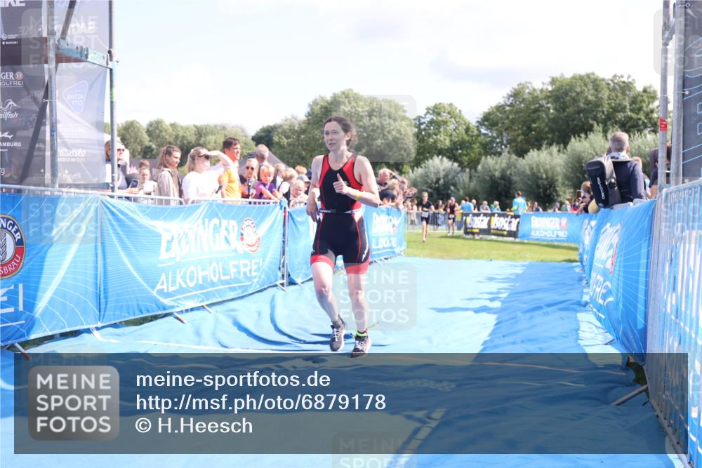 25.08.2024 - Elbe Triathlon Hamburg H.Heesch http://msf.ph/oto/6879178 25.08.2024 11:50:49 Ziel 1502, 1587 meine-sportfotos.de