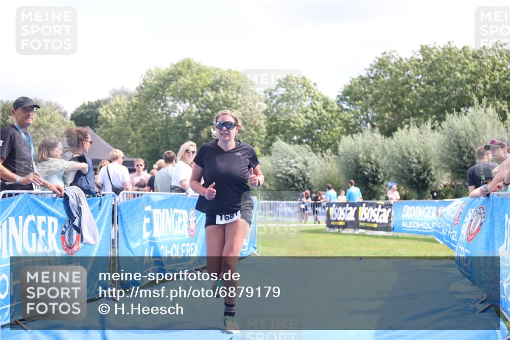 25.08.2024 - Elbe Triathlon Hamburg H.Heesch http://msf.ph/oto/6879179 25.08.2024 12:14:08 Ziel 1681 meine-sportfotos.de