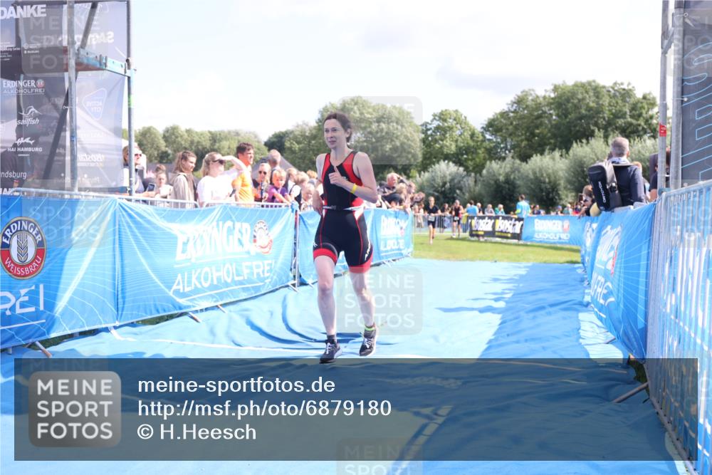 25.08.2024 - Elbe Triathlon Hamburg H.Heesch http://msf.ph/oto/6879180 25.08.2024 11:50:49 Ziel 1502, 1587 meine-sportfotos.de
