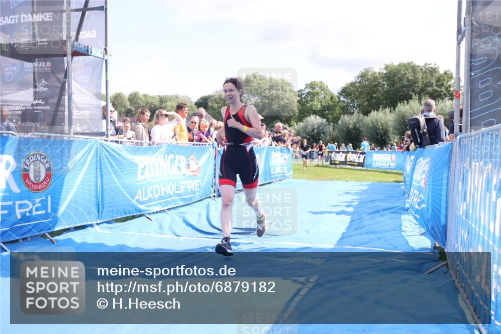 25.08.2024 - Elbe Triathlon Hamburg H.Heesch http://msf.ph/oto/6879182 25.08.2024 11:50:49 Ziel 1502, 1587 meine-sportfotos.de