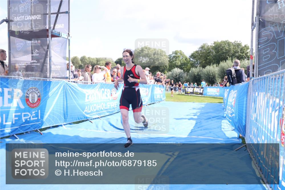 25.08.2024 - Elbe Triathlon Hamburg H.Heesch http://msf.ph/oto/6879185 25.08.2024 11:50:50 Ziel 1502, 1587 meine-sportfotos.de
