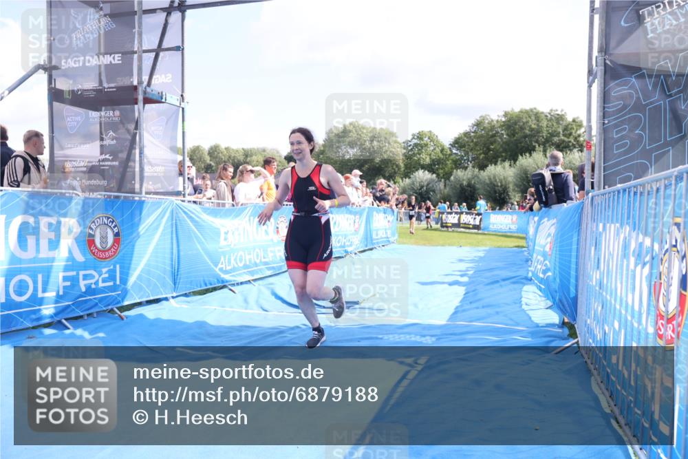 25.08.2024 - Elbe Triathlon Hamburg H.Heesch http://msf.ph/oto/6879188 25.08.2024 11:50:50 Ziel 1502, 1587 meine-sportfotos.de
