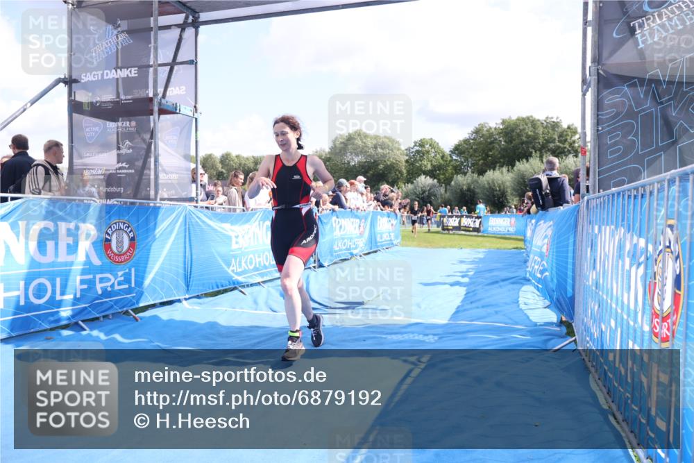 25.08.2024 - Elbe Triathlon Hamburg H.Heesch http://msf.ph/oto/6879192 25.08.2024 11:50:50 Ziel 1502, 1587 meine-sportfotos.de