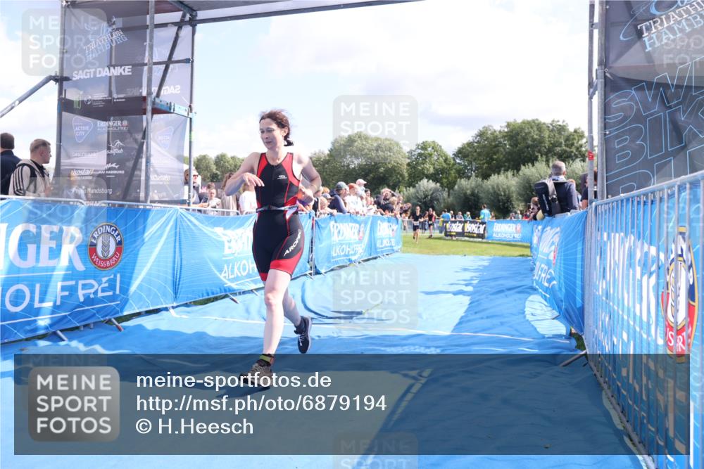 25.08.2024 - Elbe Triathlon Hamburg H.Heesch http://msf.ph/oto/6879194 25.08.2024 11:50:50 Ziel 1502, 1587 meine-sportfotos.de