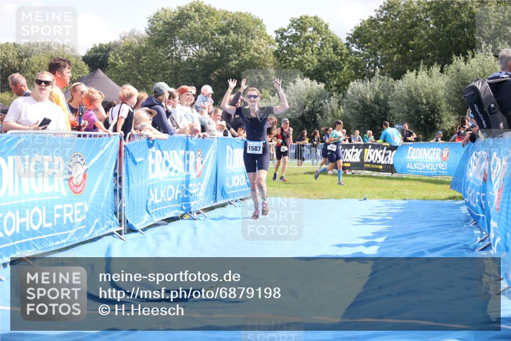 25.08.2024 - Elbe Triathlon Hamburg H.Heesch http://msf.ph/oto/6879198 25.08.2024 11:50:54 Ziel 1502, 1587 meine-sportfotos.de