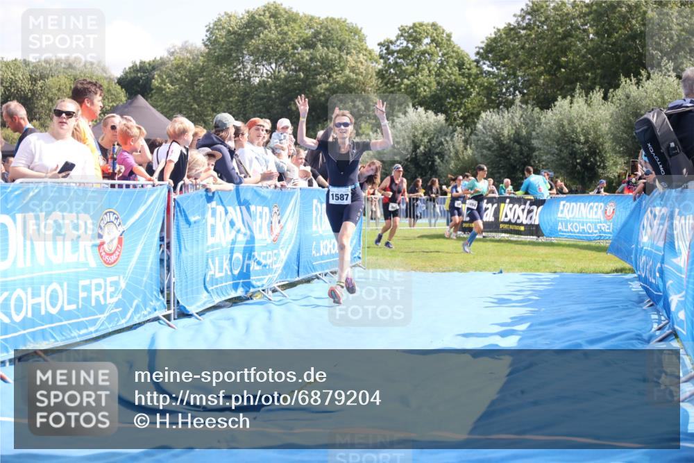 25.08.2024 - Elbe Triathlon Hamburg H.Heesch http://msf.ph/oto/6879204 25.08.2024 11:50:54 Ziel 1502, 1587 meine-sportfotos.de
