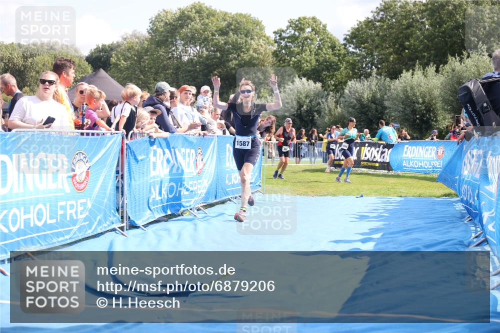 25.08.2024 - Elbe Triathlon Hamburg H.Heesch http://msf.ph/oto/6879206 25.08.2024 11:50:54 Ziel 1502, 1587 meine-sportfotos.de