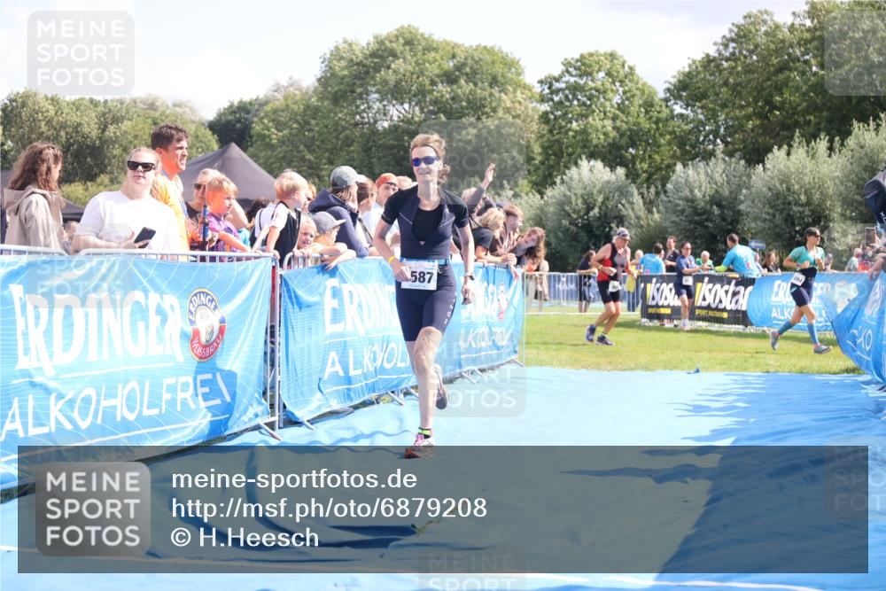 25.08.2024 - Elbe Triathlon Hamburg H.Heesch http://msf.ph/oto/6879208 25.08.2024 11:50:55 Ziel 1502, 1587 meine-sportfotos.de