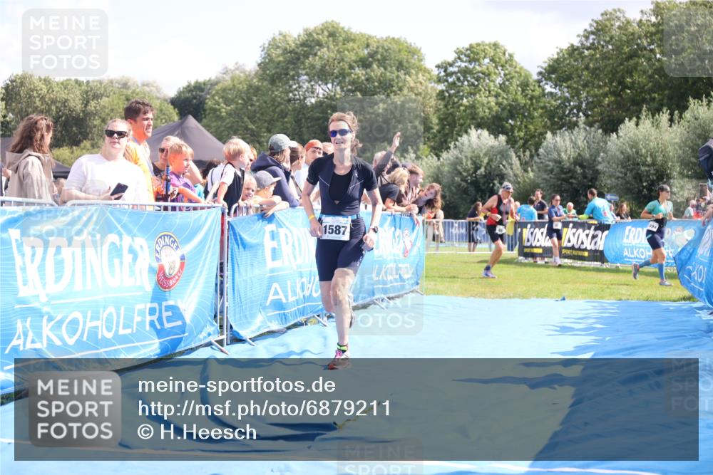 25.08.2024 - Elbe Triathlon Hamburg H.Heesch http://msf.ph/oto/6879211 25.08.2024 11:50:55 Ziel 1502, 1587 meine-sportfotos.de