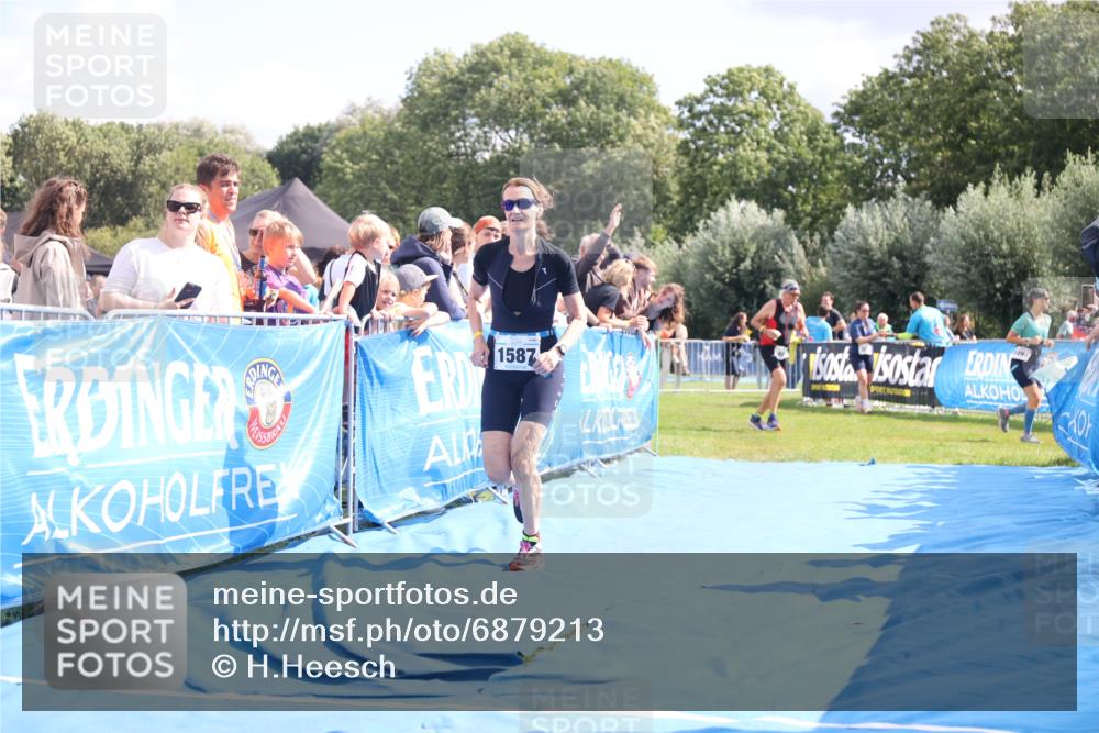 25.08.2024 - Elbe Triathlon Hamburg H.Heesch http://msf.ph/oto/6879213 25.08.2024 11:50:55 Ziel 1502, 1587 meine-sportfotos.de