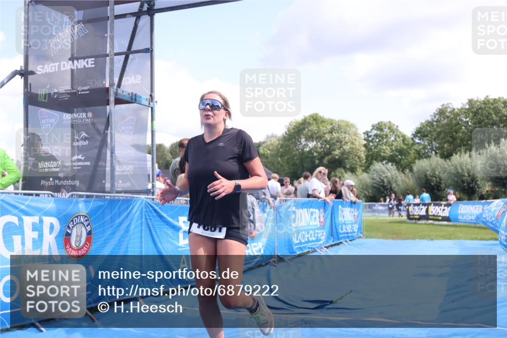 25.08.2024 - Elbe Triathlon Hamburg H.Heesch http://msf.ph/oto/6879222 25.08.2024 12:14:09 Ziel 1681 meine-sportfotos.de