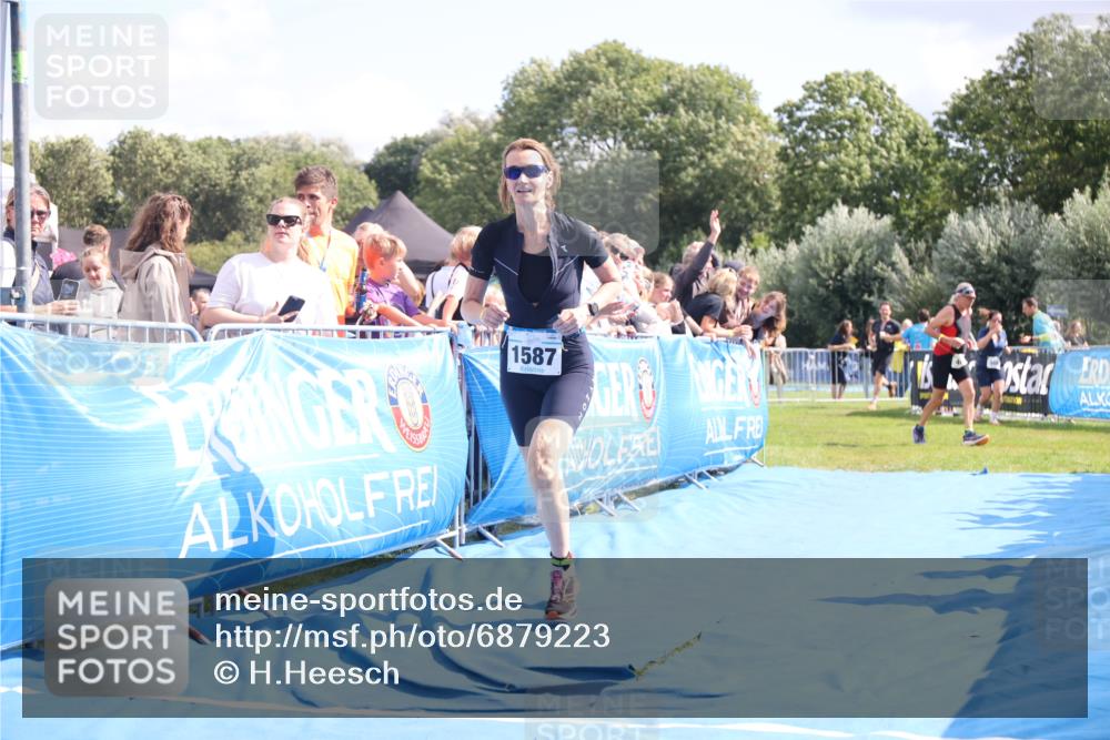 25.08.2024 - Elbe Triathlon Hamburg H.Heesch http://msf.ph/oto/6879223 25.08.2024 11:50:55 Ziel 1502, 1587 meine-sportfotos.de
