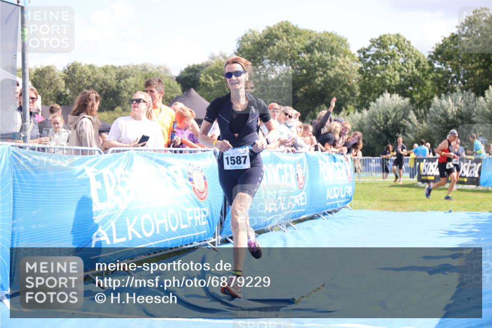 25.08.2024 - Elbe Triathlon Hamburg H.Heesch http://msf.ph/oto/6879229 25.08.2024 11:50:56 Ziel 1502, 1587 meine-sportfotos.de