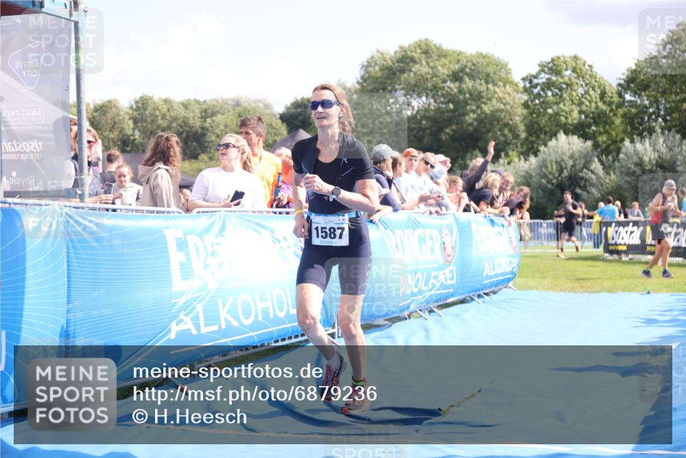 25.08.2024 - Elbe Triathlon Hamburg H.Heesch http://msf.ph/oto/6879236 25.08.2024 11:50:56 Ziel 1502, 1587 meine-sportfotos.de