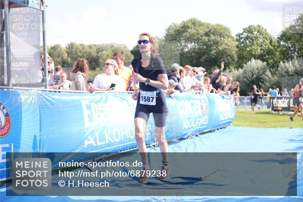25.08.2024 - Elbe Triathlon Hamburg H.Heesch http://msf.ph/oto/6879238 25.08.2024 11:50:56 Ziel 1502, 1587 meine-sportfotos.de
