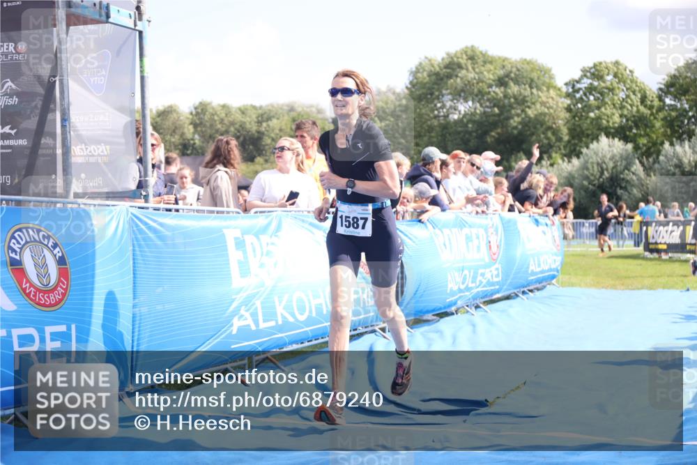 25.08.2024 - Elbe Triathlon Hamburg H.Heesch http://msf.ph/oto/6879240 25.08.2024 11:50:56 Ziel 1502, 1587 meine-sportfotos.de