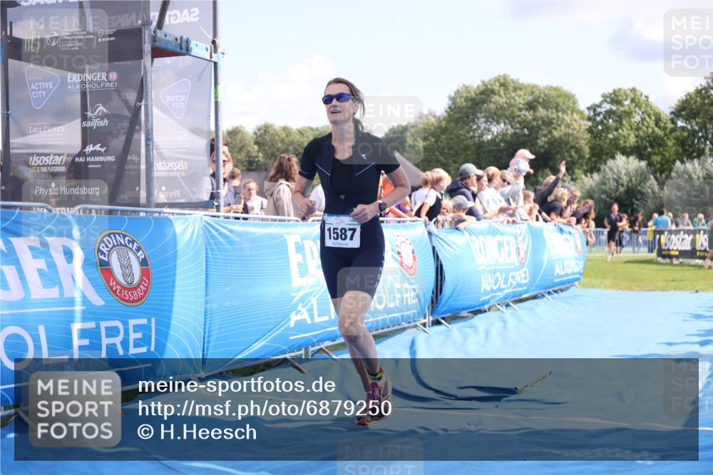 25.08.2024 - Elbe Triathlon Hamburg H.Heesch http://msf.ph/oto/6879250 25.08.2024 11:50:56 Ziel 1502, 1587 meine-sportfotos.de