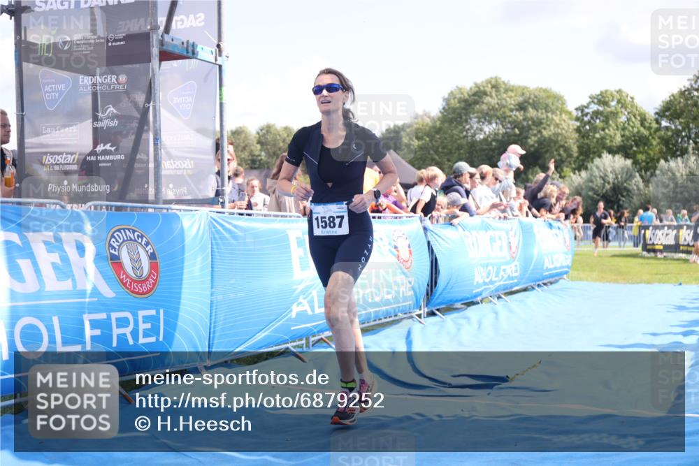 25.08.2024 - Elbe Triathlon Hamburg H.Heesch http://msf.ph/oto/6879252 25.08.2024 11:50:56 Ziel 1502, 1587 meine-sportfotos.de