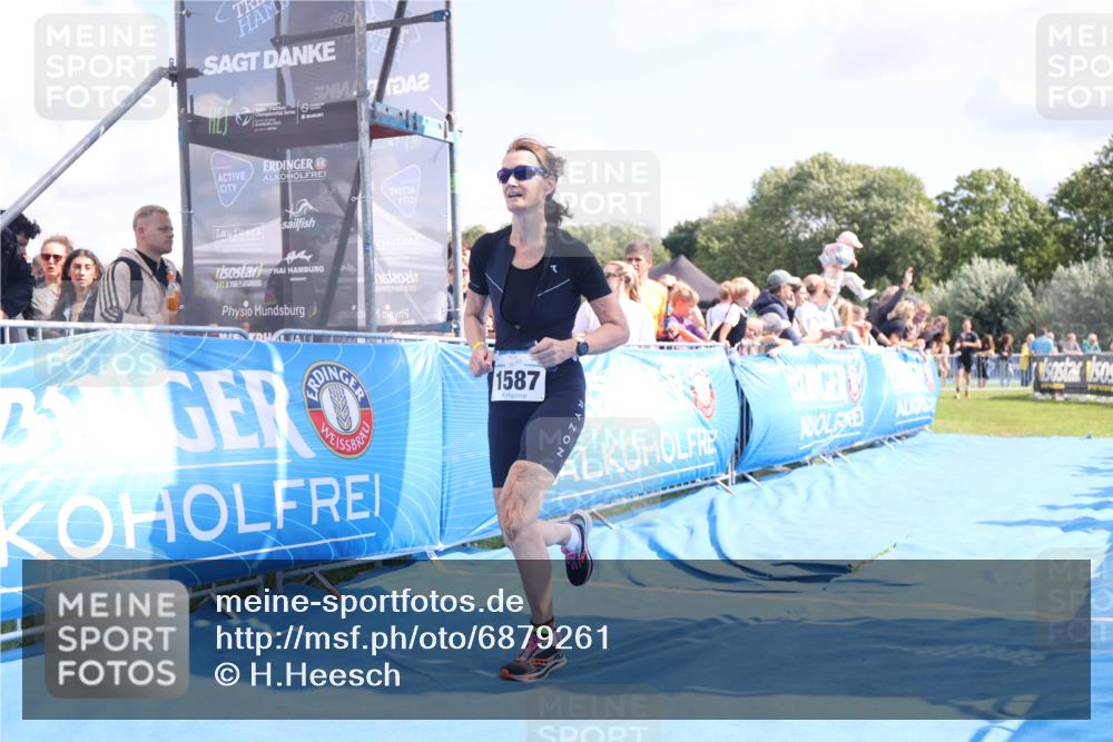 25.08.2024 - Elbe Triathlon Hamburg H.Heesch http://msf.ph/oto/6879261 25.08.2024 11:50:56 Ziel 1502, 1587 meine-sportfotos.de
