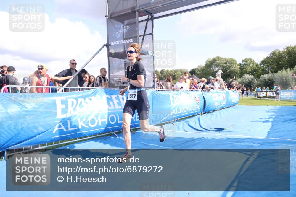 25.08.2024 - Elbe Triathlon Hamburg H.Heesch http://msf.ph/oto/6879272 25.08.2024 11:50:57 Ziel 220, 1587 meine-sportfotos.de