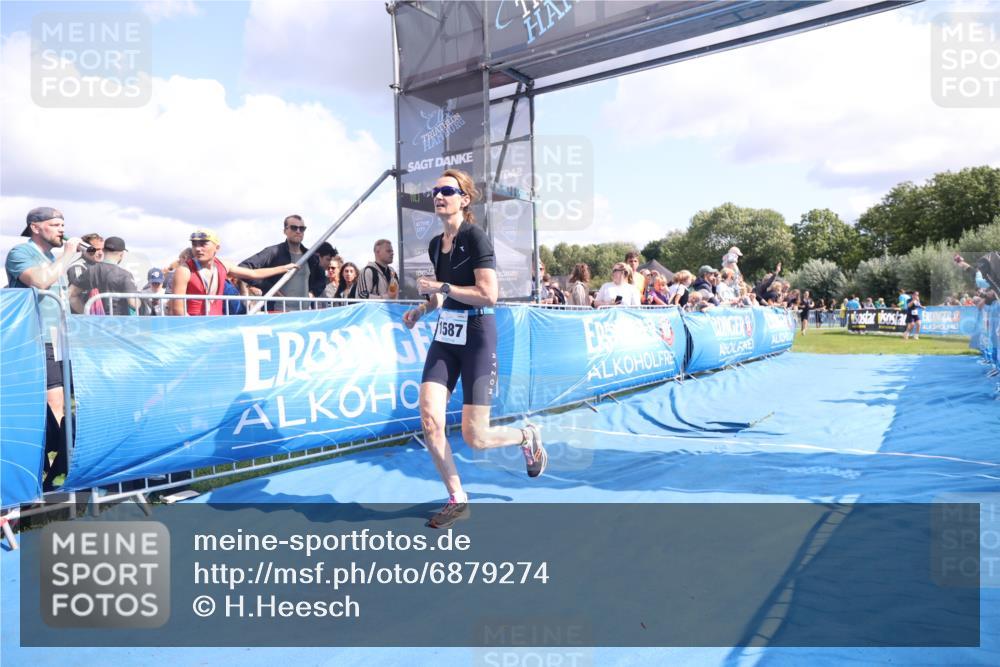 25.08.2024 - Elbe Triathlon Hamburg H.Heesch http://msf.ph/oto/6879274 25.08.2024 11:50:57 Ziel 220, 1587 meine-sportfotos.de