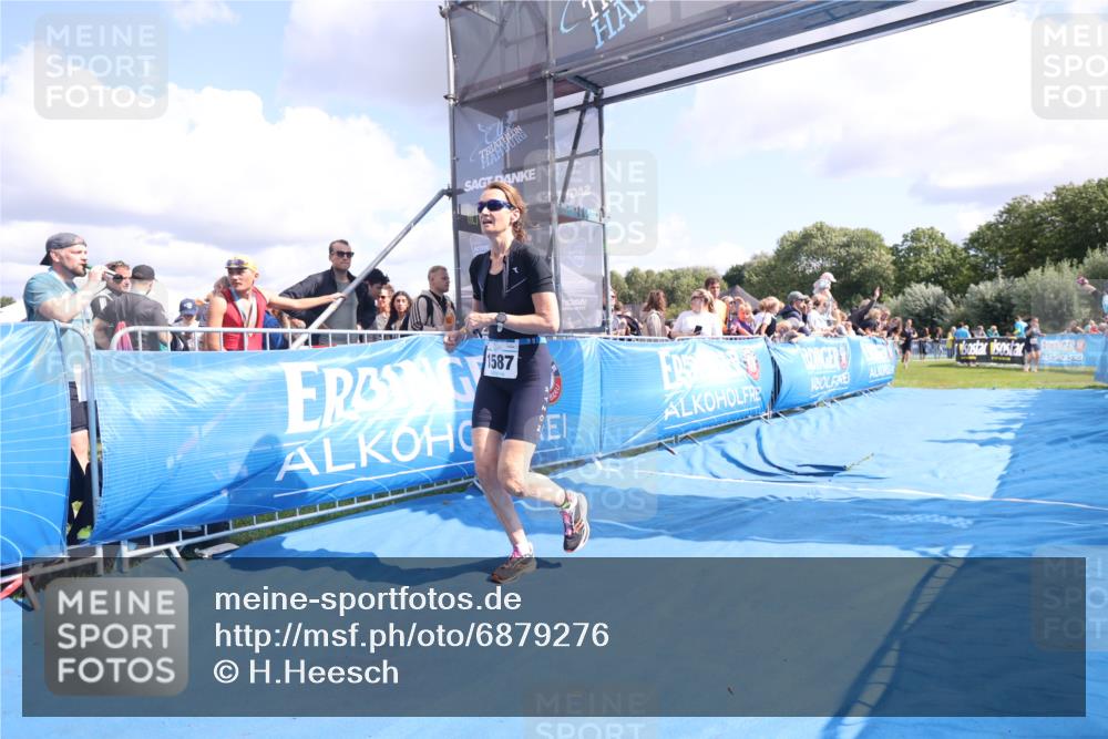 25.08.2024 - Elbe Triathlon Hamburg H.Heesch http://msf.ph/oto/6879276 25.08.2024 11:50:57 Ziel 220, 1587 meine-sportfotos.de