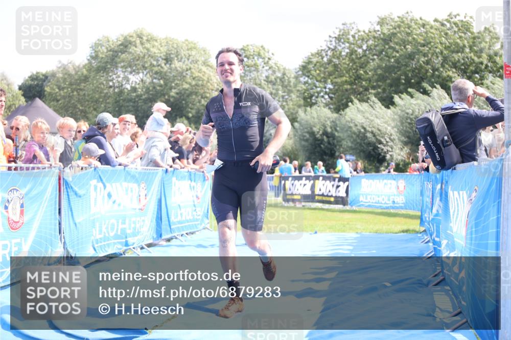 25.08.2024 - Elbe Triathlon Hamburg H.Heesch http://msf.ph/oto/6879283 25.08.2024 11:51:05 Ziel 220, 1526 meine-sportfotos.de