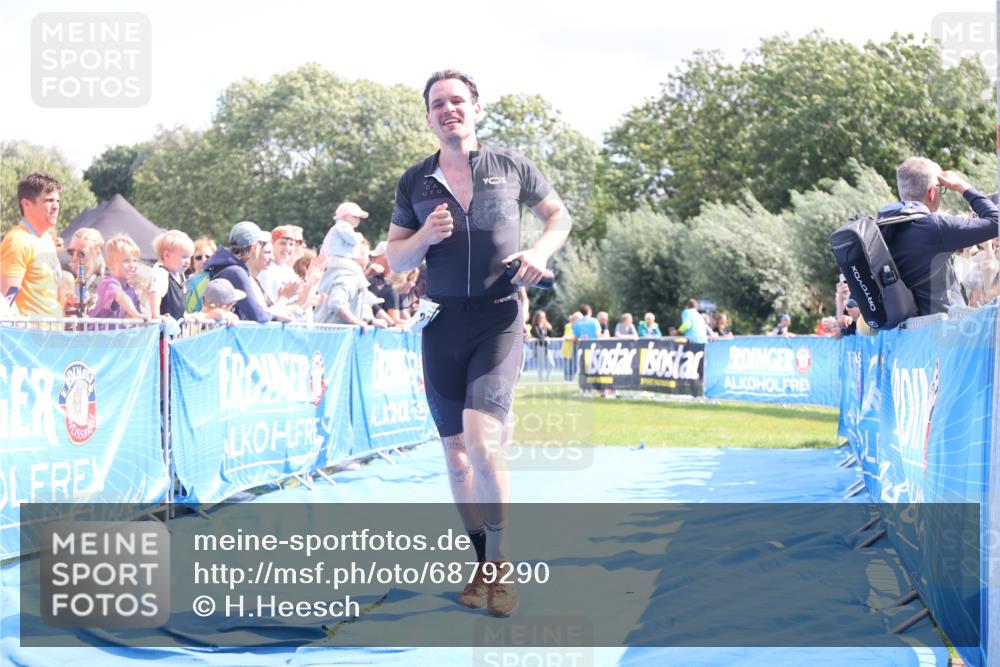 25.08.2024 - Elbe Triathlon Hamburg H.Heesch http://msf.ph/oto/6879290 25.08.2024 11:51:05 Ziel 220, 1526 meine-sportfotos.de