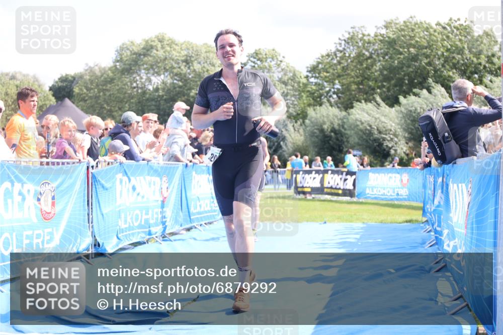 25.08.2024 - Elbe Triathlon Hamburg H.Heesch http://msf.ph/oto/6879292 25.08.2024 11:51:05 Ziel 220, 1526 meine-sportfotos.de