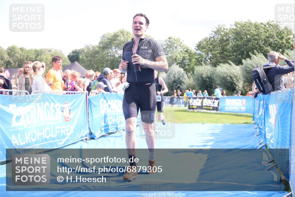 25.08.2024 - Elbe Triathlon Hamburg H.Heesch http://msf.ph/oto/6879305 25.08.2024 11:51:05 Ziel 220, 1526 meine-sportfotos.de
