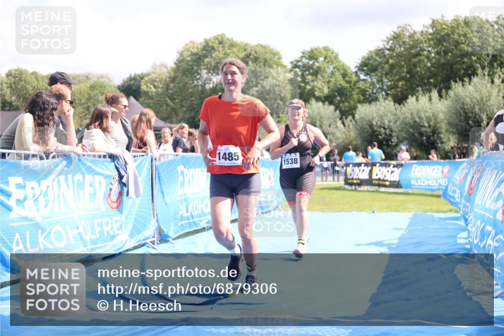 25.08.2024 - Elbe Triathlon Hamburg H.Heesch http://msf.ph/oto/6879306 25.08.2024 12:15:54 Ziel 1485, 1538, 1720 meine-sportfotos.de
