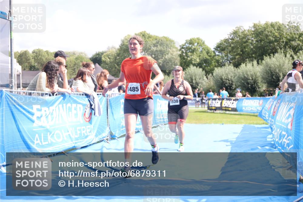 25.08.2024 - Elbe Triathlon Hamburg H.Heesch http://msf.ph/oto/6879311 25.08.2024 12:15:54 Ziel 1485, 1538, 1720 meine-sportfotos.de